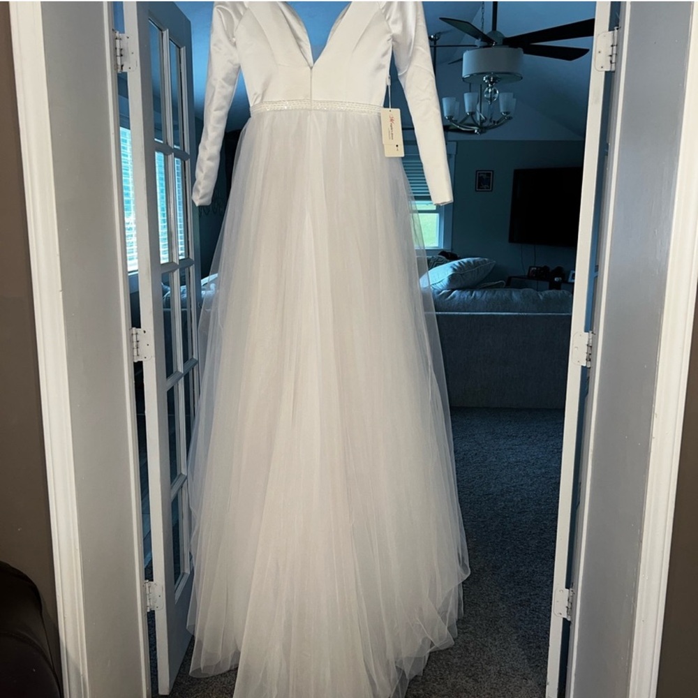 Gown - Picture 11 of 11